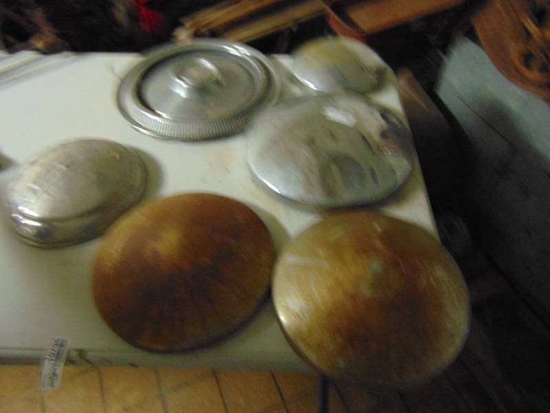 lot 10704 image: Vintage and Antique Hubcaps