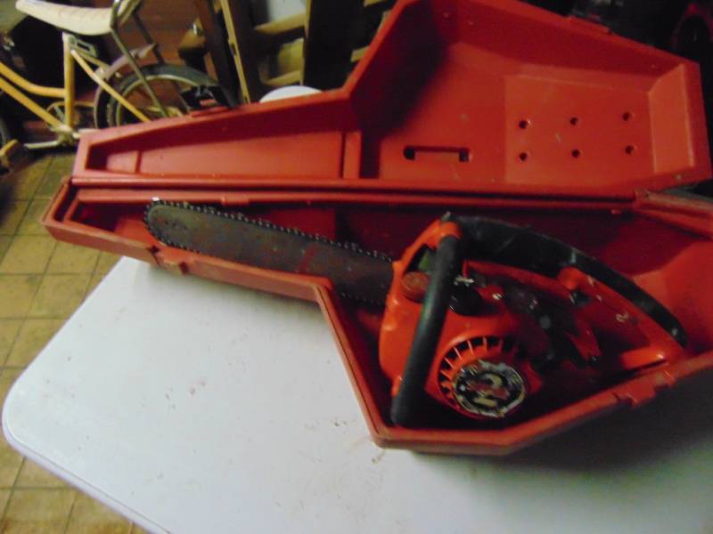lot 10689 image: Homelite Chainsaw in Case