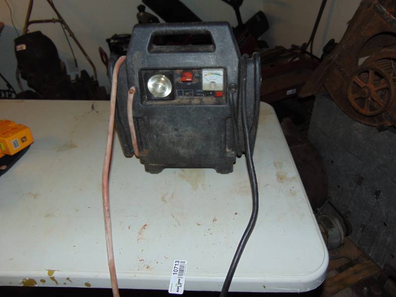 lot 10713 image: Battery Charger