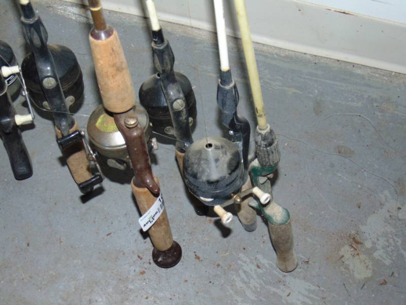 lot 10779 image: 6 Fishing Poles