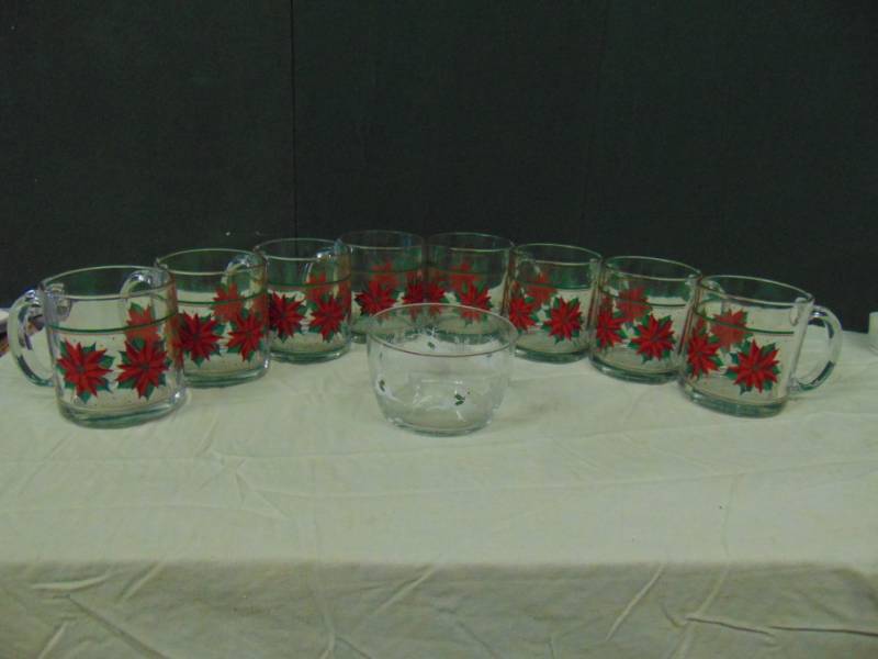 lot 10797 image: holiday coffee cups