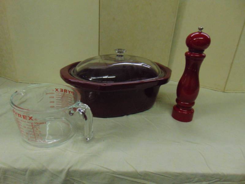 lot 10814 image: random kitchen pieces