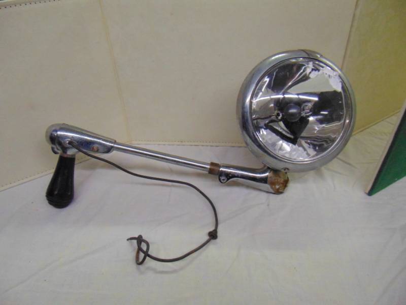 lot 10816 image: vintage police light