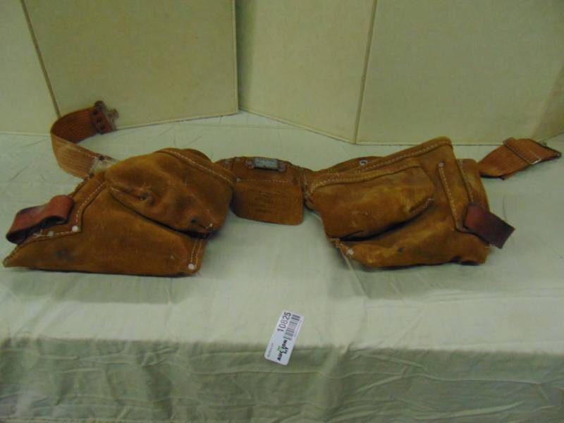 lot 10825 image: tool belt
