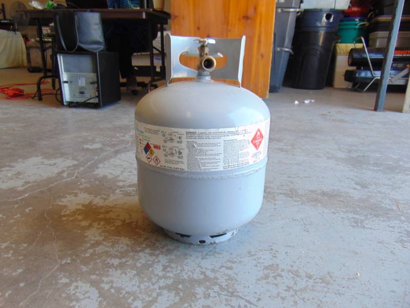 lot 10854 image: Propane Bottle