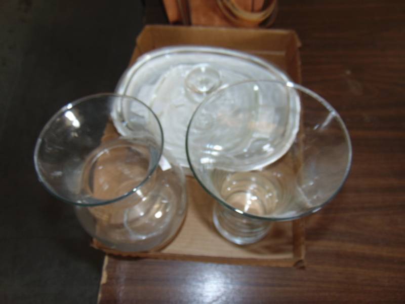 lot 10864 image: 2 Corning ware Cooking dishes with lids and Glass Pedestal bowl
