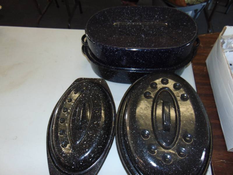 lot 10869 image: 6 piece Colombian Graniteware oval cookware