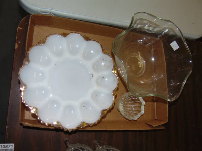 lot 10871 image: Deviled Egg Tray, Serving Bowl