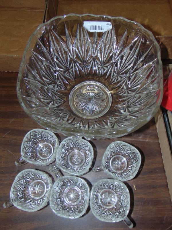 lot 10872 image: Square Crystal Punch Bowl with 6 Glasses