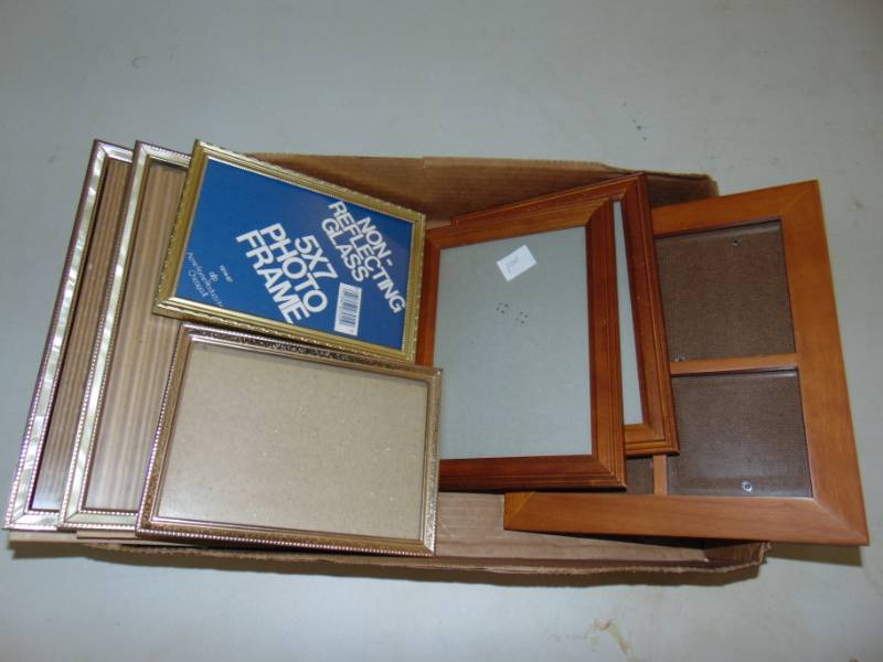lot 10877 image: Picture Frames