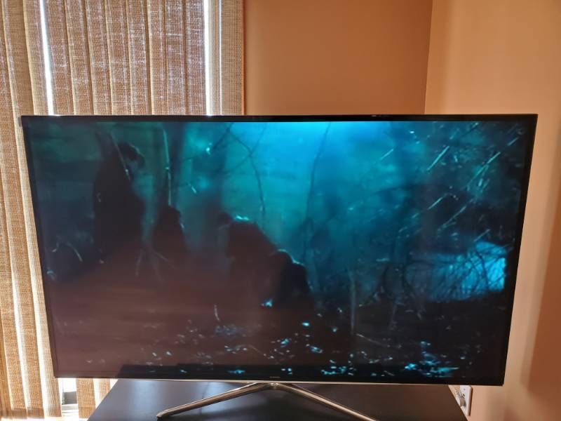 lot 13224 image: Samsung 60 TV Model UN60H6350AF Has 3 Pixelated Areas Please Inspect Photos