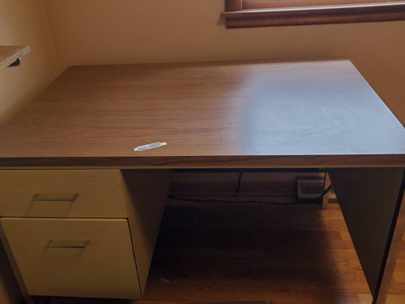 lot 13338 image: Metal Student Desk 2 Drawers