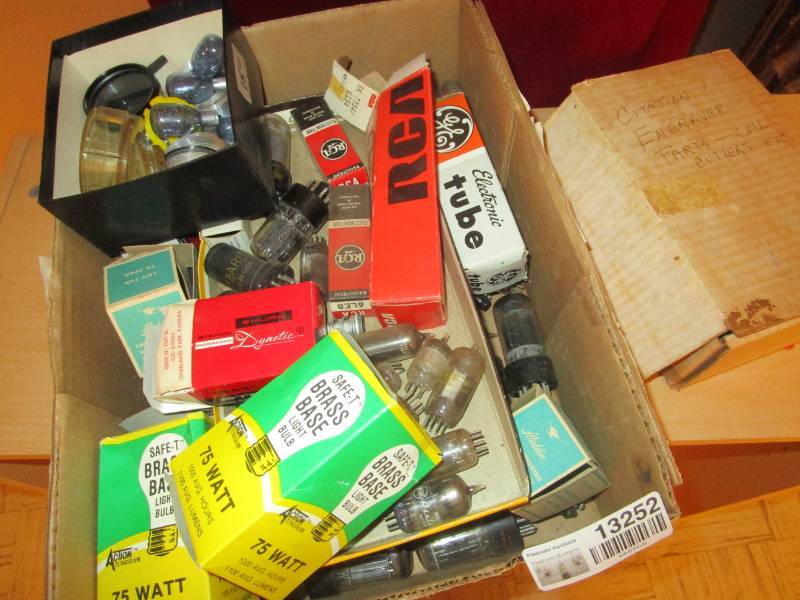 lot 13252 image: Box Lot of Misc Household Maintenance Items