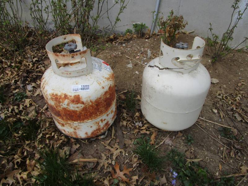 lot 13289 image: Two Propane Tanks for Grills