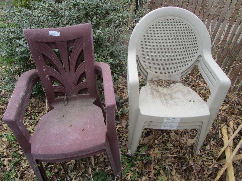 lot 13290 image: Lot of Outdoor Plastic Chairs