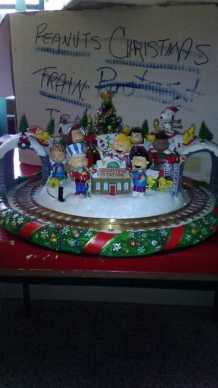 lot 13299 image: Danbury Mint, Charlie Brown, Snoopy Woodstock Station Holiday Train
