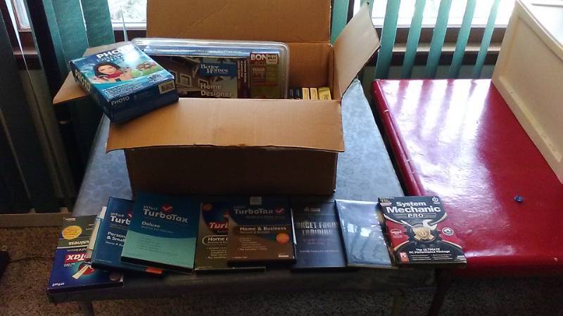 lot 13321 image: Lot of Computer Programs - Turbo Tax, Photo, Home Design�