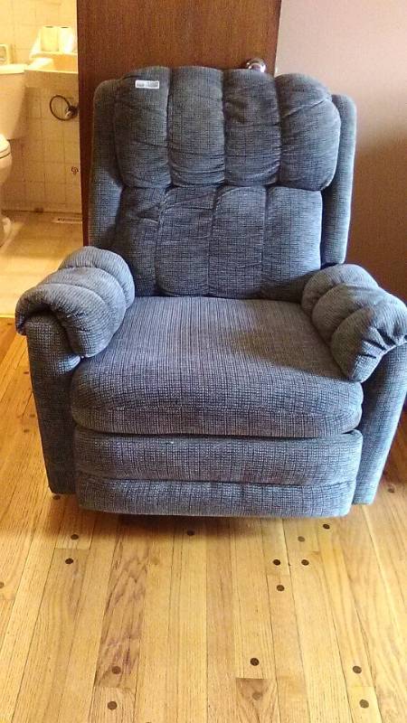 lot 13326 image: Navy Blue Recliner