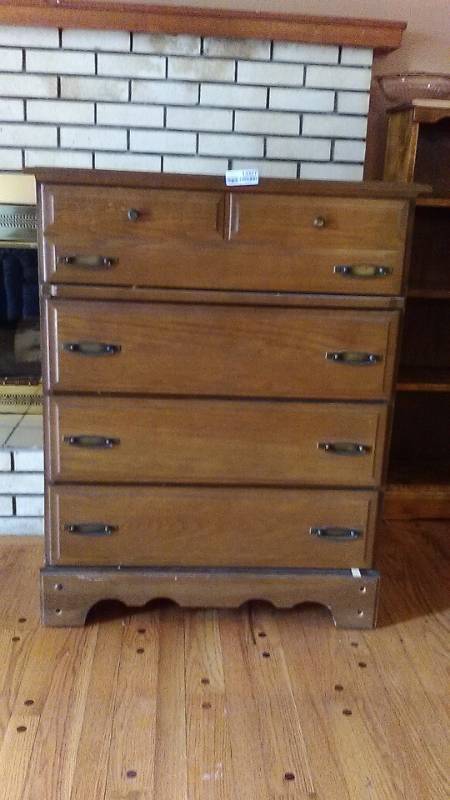 lot 13327 image: Wood Chest of Drawers