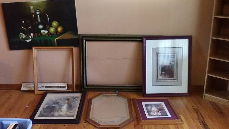 lot 13334 image: Lot of Picture Frames, Mirror and MORE