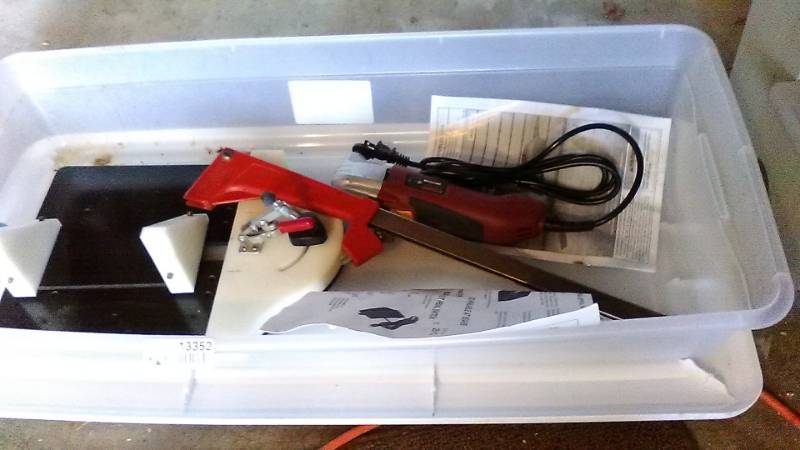 lot 13352 image: Chicago Electric Corded Tool with Attachments