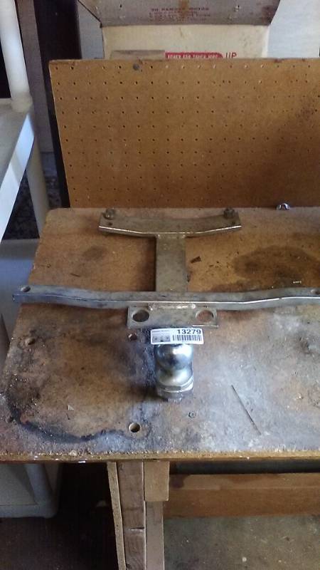 lot 13279 image: Tow Bar and Hitch