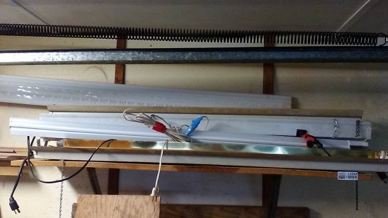 lot 13343 image: Lot of Shop  Garage Flourescent Light Plug In Fixtures