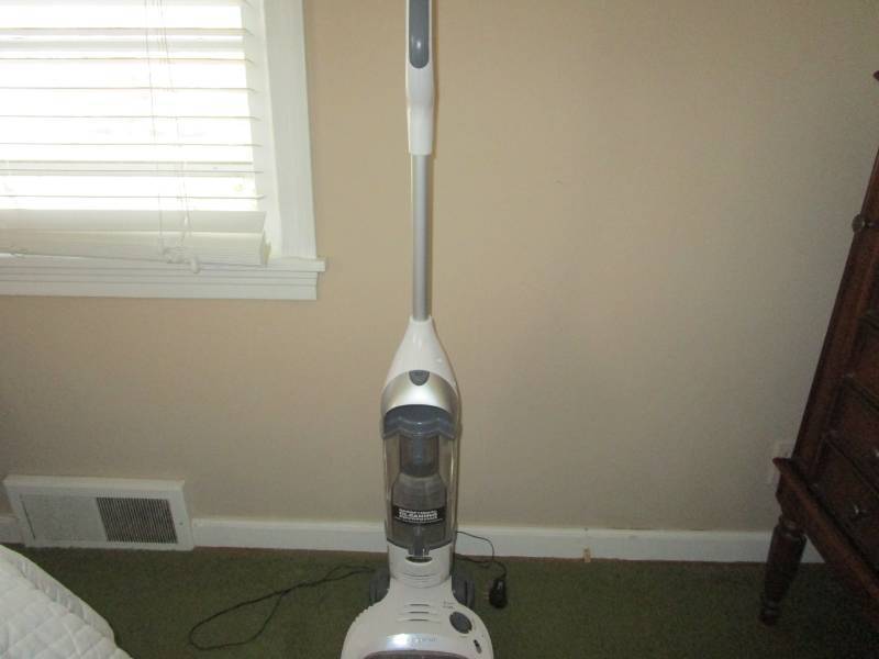 lot 13380 image: Shark Navigator Freestyle Vacuum Sweeper