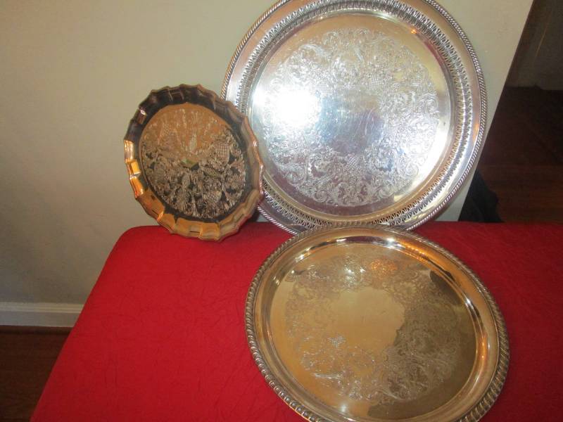 lot 13391 image: Three Siver Trays