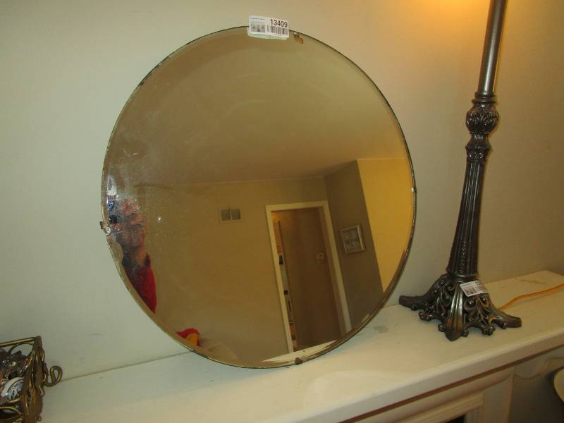 lot 134090 image: Glass Mirror