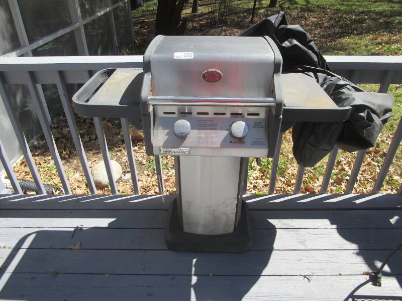 lot 13426 image: Brinkmann Gas Grill