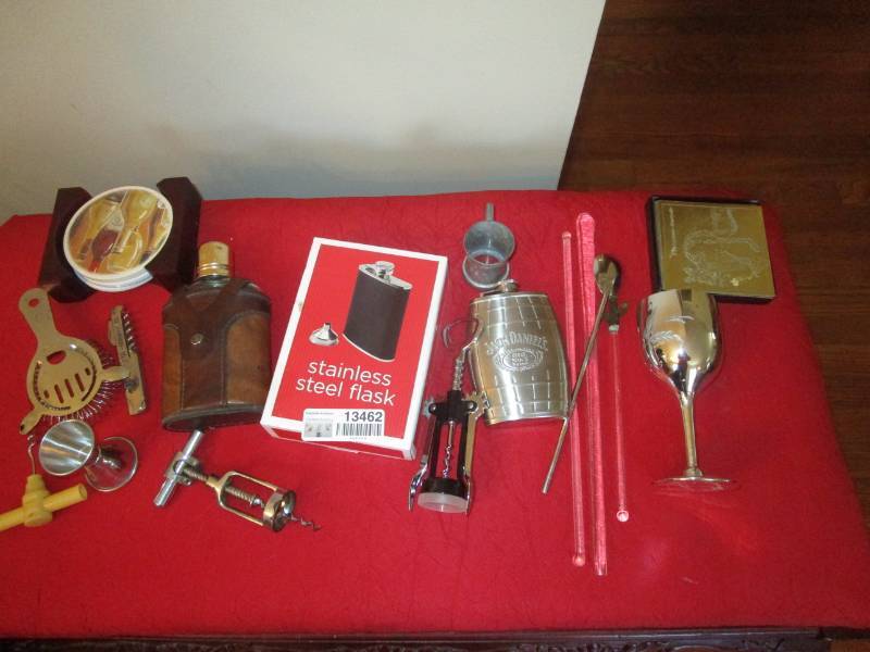 lot 13462 image: Drink Mixing Serving Lot