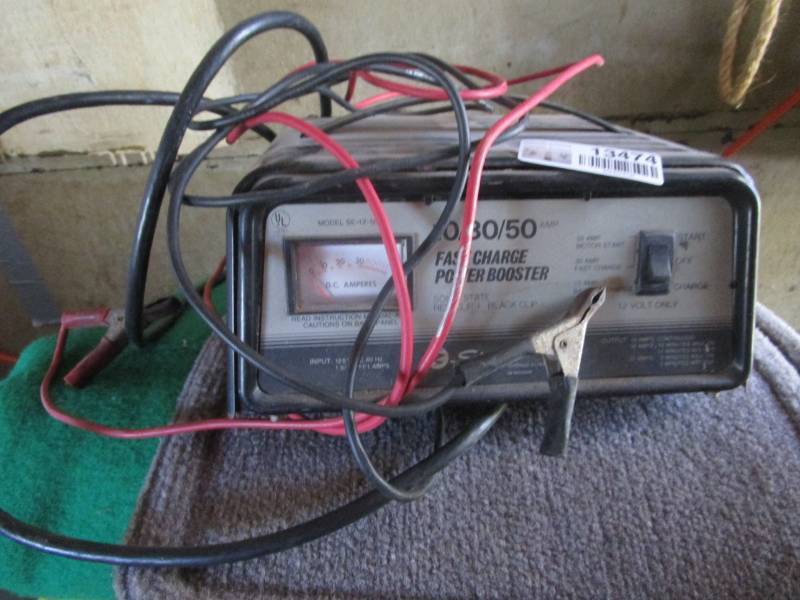 lot 13474 image: Battery Charger