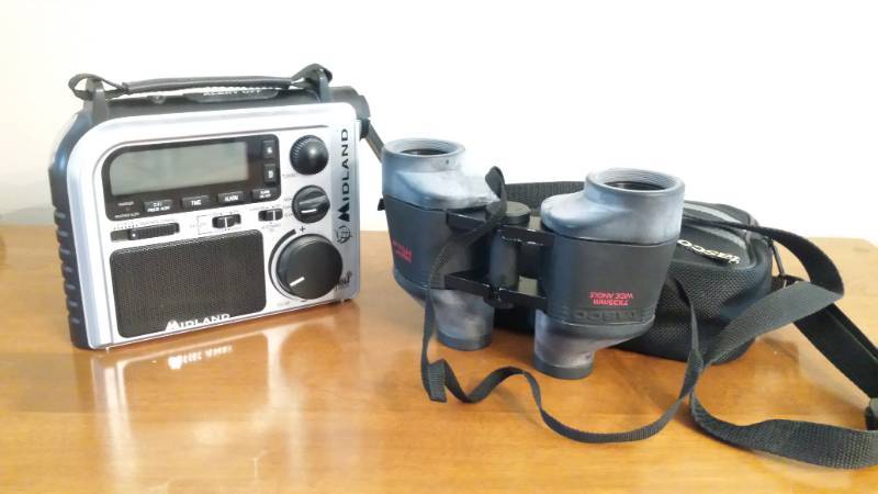 lot 13403 image: Midland Model ER102 Radio & Tasco 7x35mm Wide Angle Binoculars