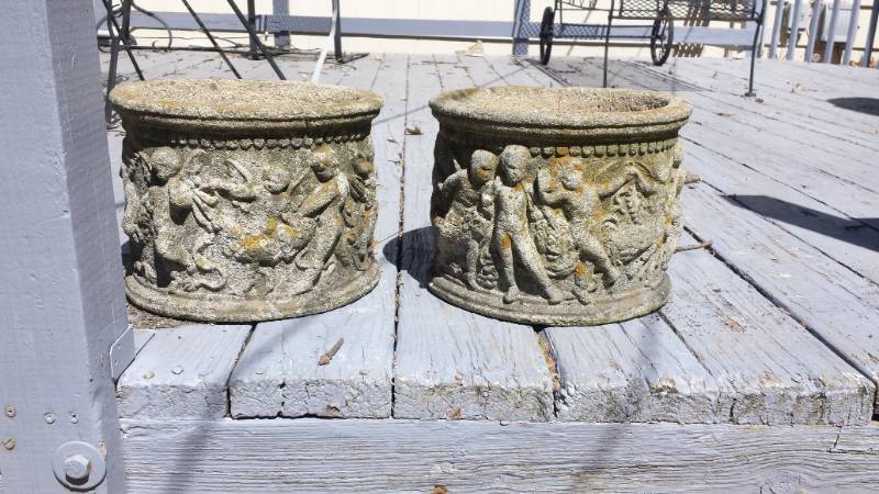 lot 13427 image: Concrete Planters Pair