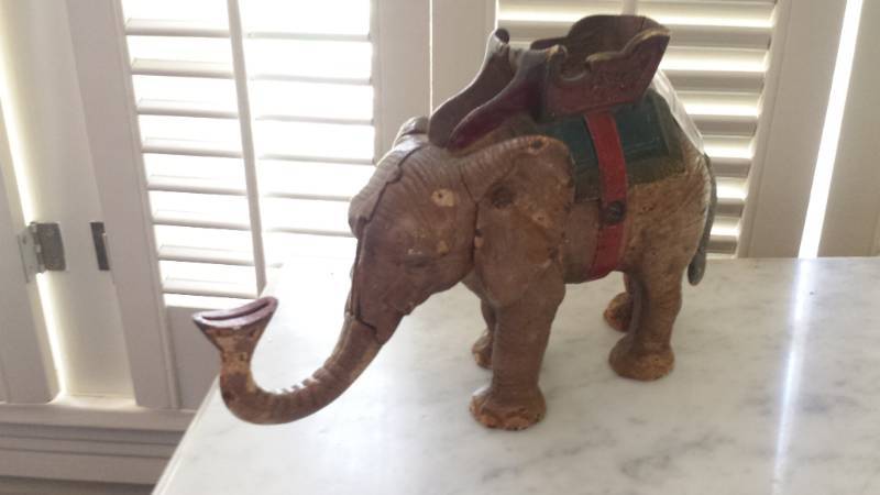 lot 13446 image: Cast Iron Elephant Bank Raised Trunk