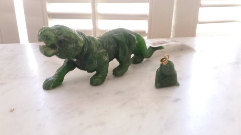 lot 13447 image: Malakite Jaguar and Mini Buddah Statues