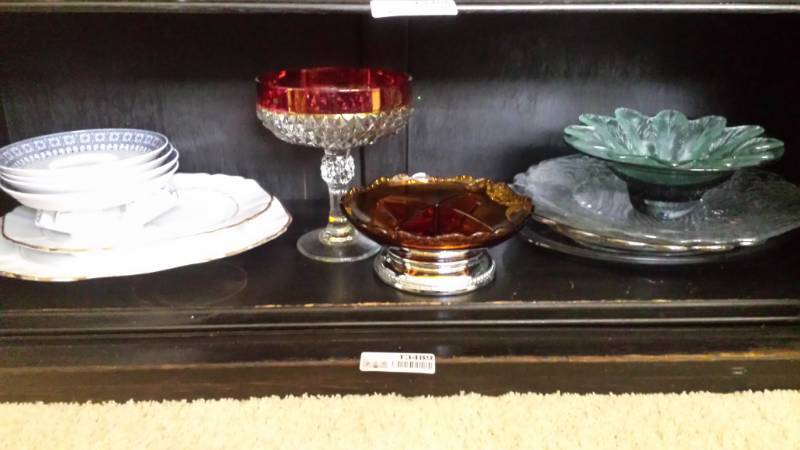lot 13489 image: Misc Collectible Dishes Plates etc�