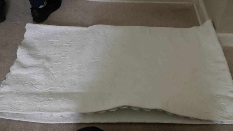 lot 13465 image: White Bedspread