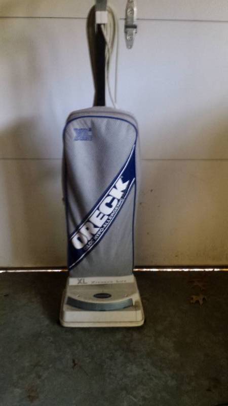 lot 13472 image: Oreck XL Model U3710HH Vacuum Sweeper