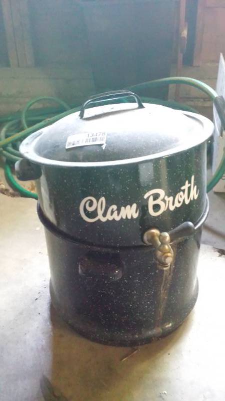 lot 13478 image: Clam Broth Cooking Pot Set