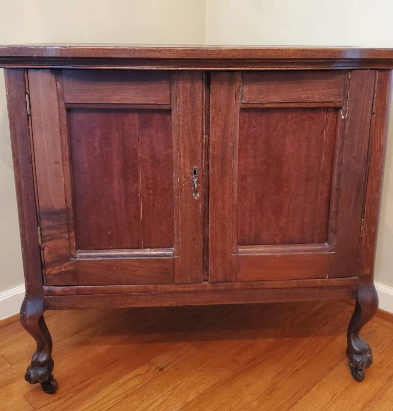 lot 13366 image: Antique Two Door Cabinet with Queen Anne Legs and Rollers
