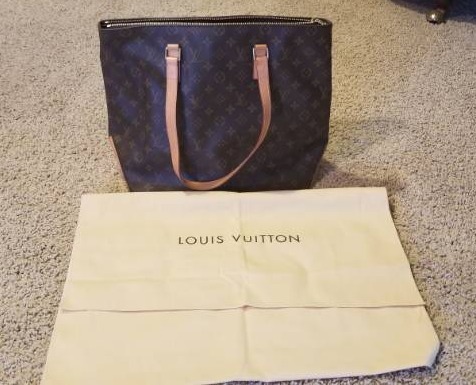 lot 1001 image: Authentic Louis Vuitton Monogram Cabas Mezzo SD 3048 Tote Bag Monogram,Brown