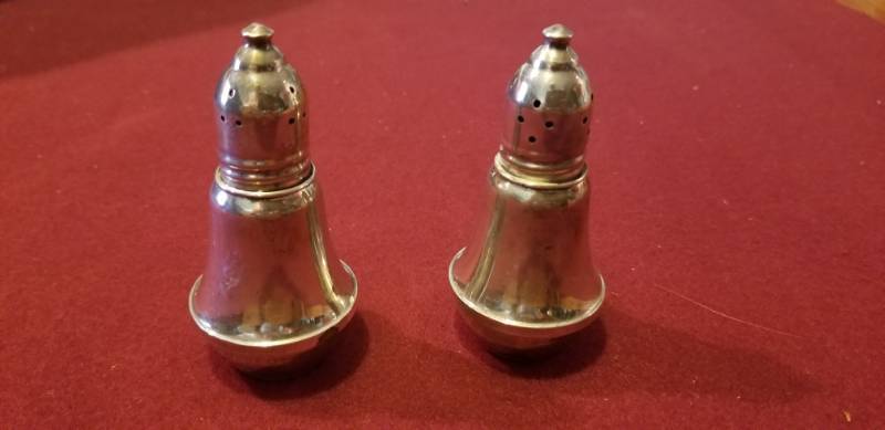 lot 13405 image: Vintage Duchin Creation Sterling Silver .925 Weighted Salt & Pepper Shakers Set