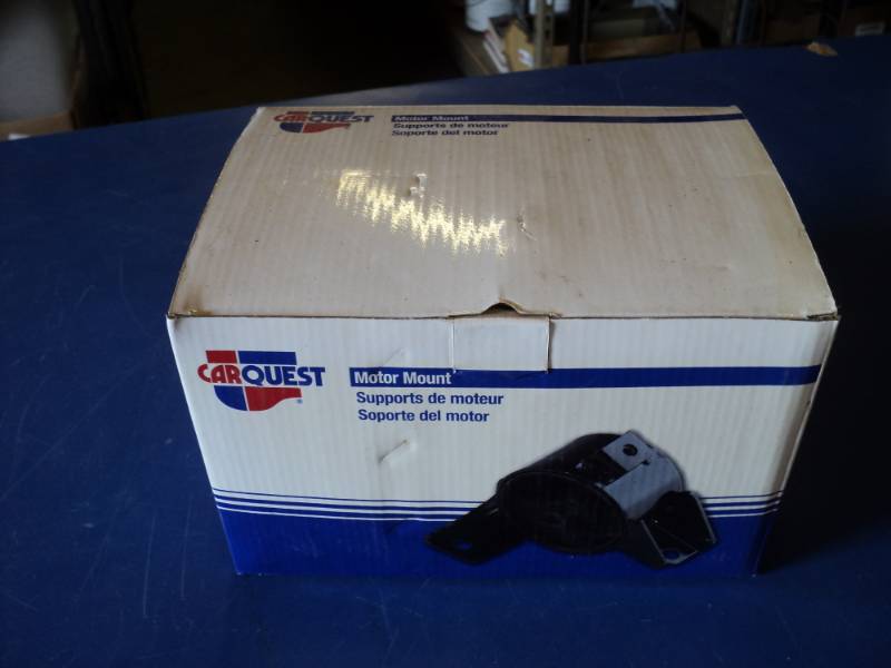 lot 7211 image: (1) Car Quest Motor mount FRT 9432, for Toyota Rav 4 2001-2003
