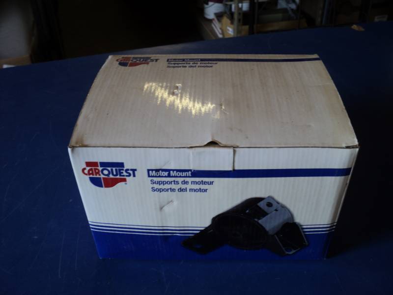 lot 7212 image: (1) Car Quest Motor mount FRT 9432, for Toyota Rav 4 2001-2003