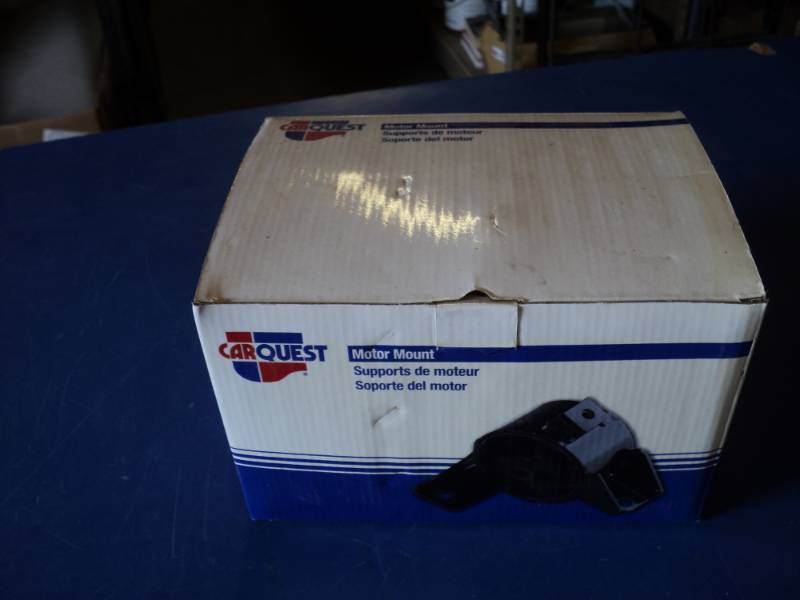 lot 7214 image: (1) Car Quest Motor mount FRT 9432, for Toyota Rav 4 2001-2003