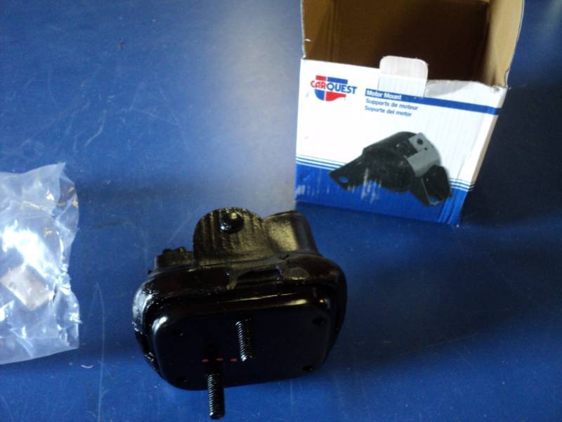 lot 7230 image: (1) Car Quest Motor Mount 2556
