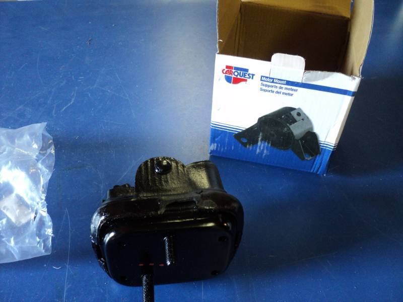lot 7232 image: (1) Car Quest Motor Mount 2556