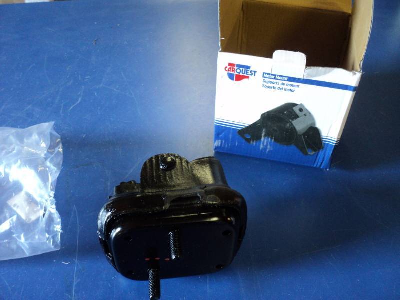 lot 7233 image: (1) Car Quest Motor Mount 2556